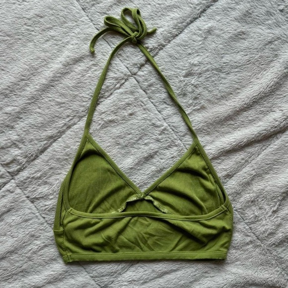 Green halter top with adjustable neck tie - Picture 3 of 4